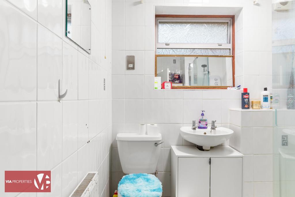 Main bathroom
