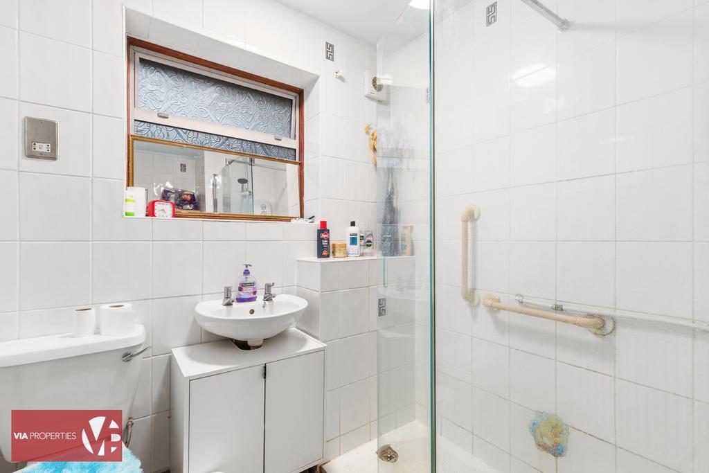 Main bathroom