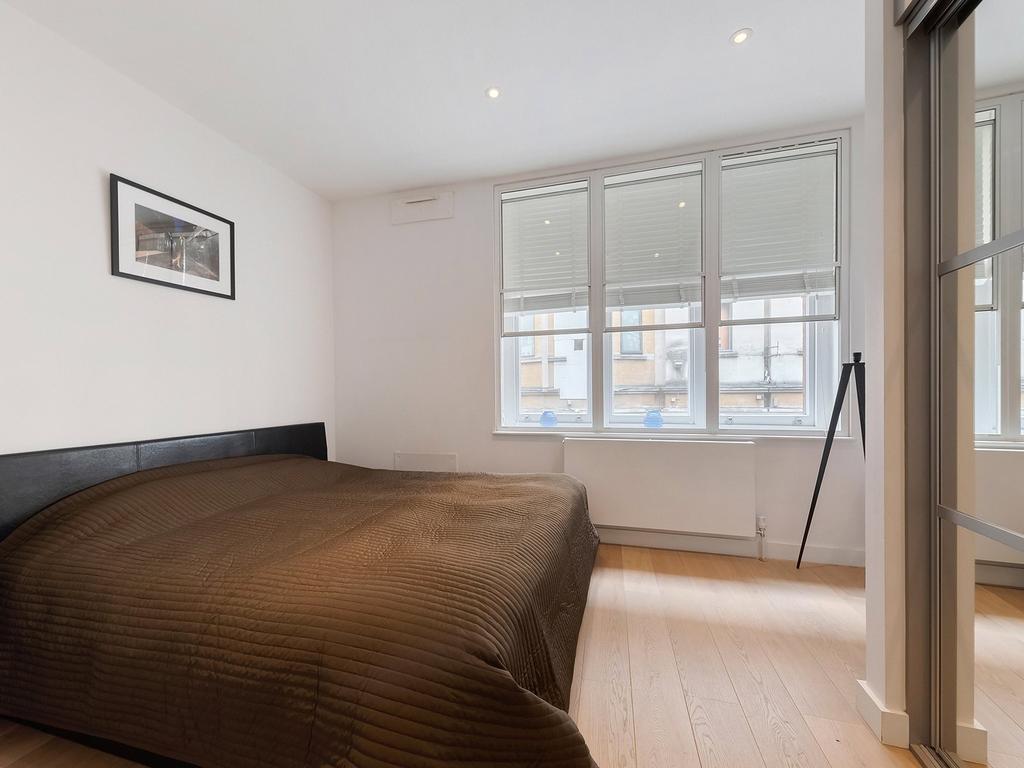House in London - View 4