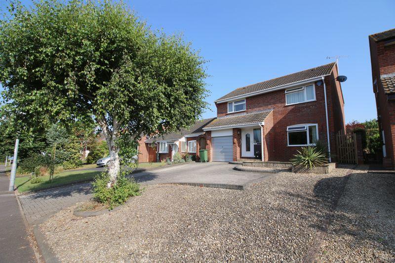 Queensway, Galmington, Taunton 4 bed detached house £325,000