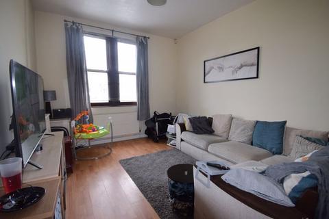 1 bedroom flat to rent, Chapel Street, Leigh