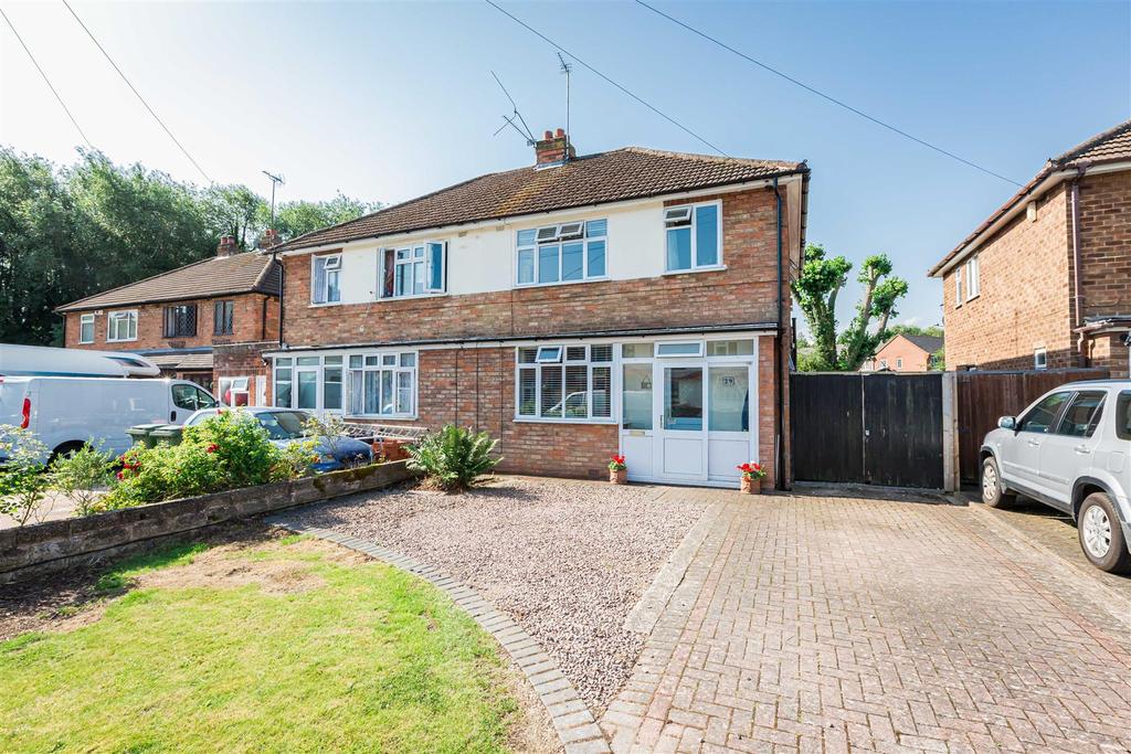 Ravensmere Road, Greenlands, Redditch 3 bed semidetached house £250,000