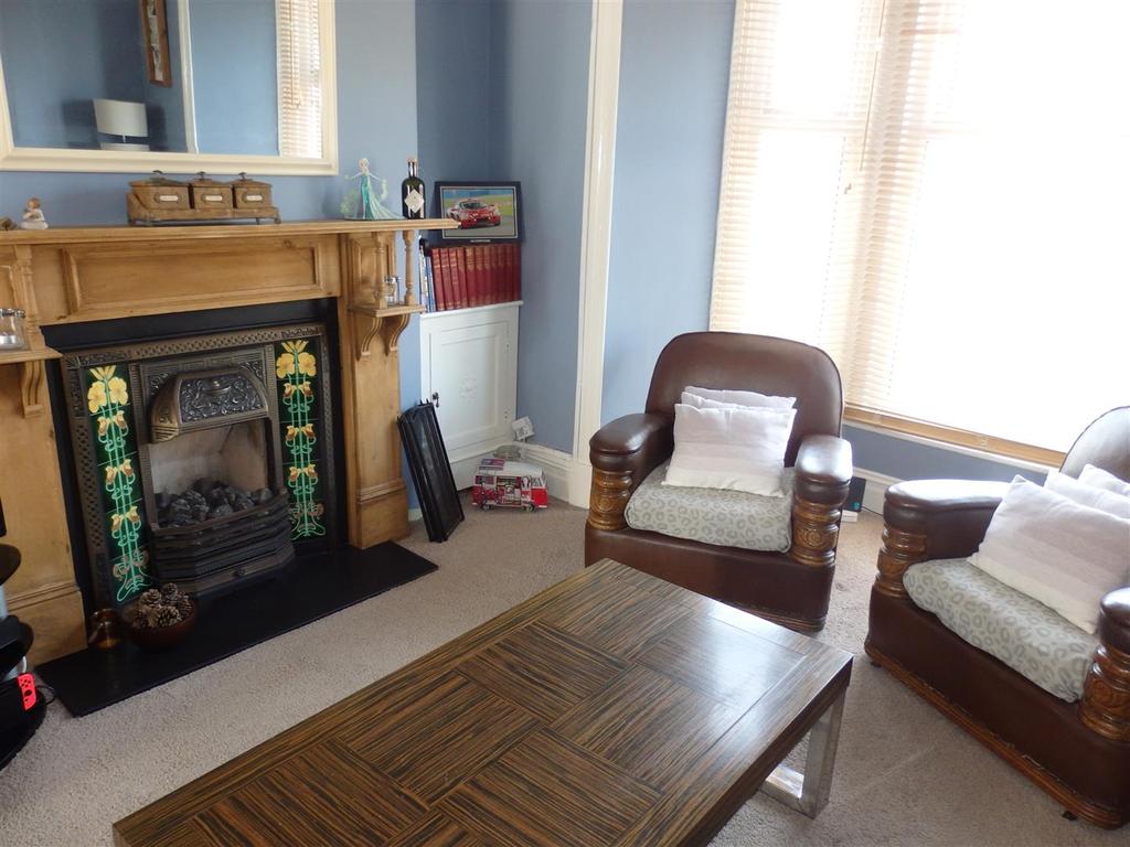 College Hill, Llanelli 3 bed end of terrace house £182,500