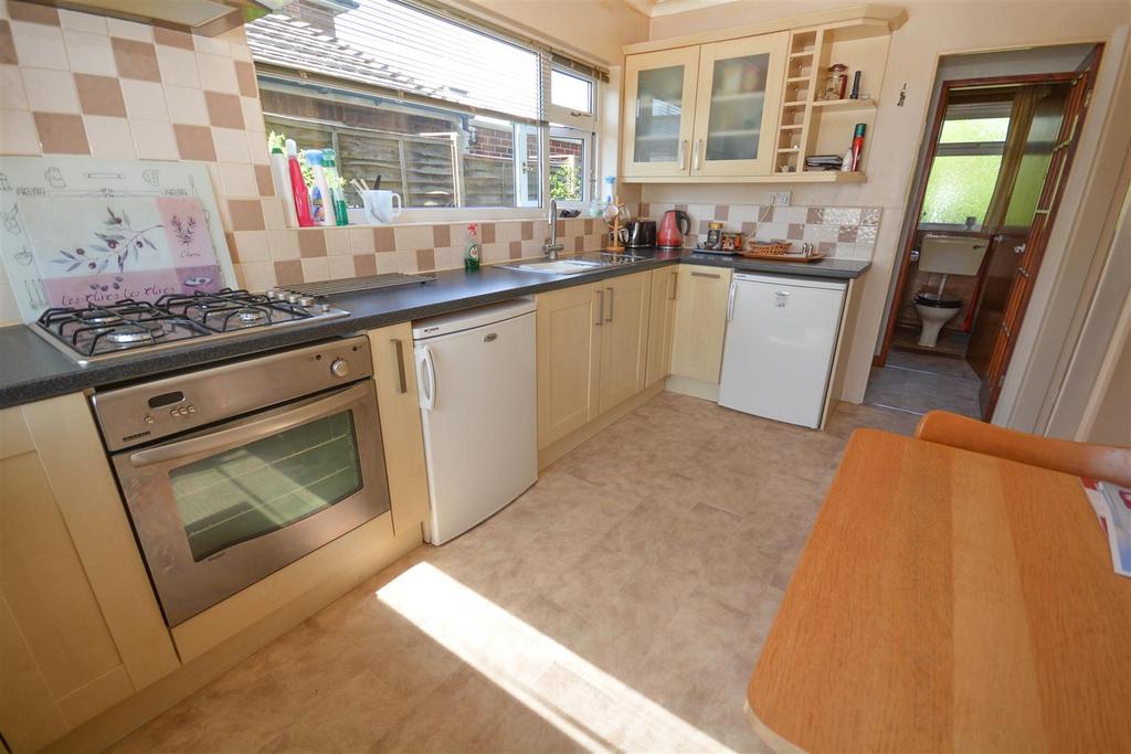 Mowbray Gardens, West Bridgford, Nottingham 3 bed detached house £450,000