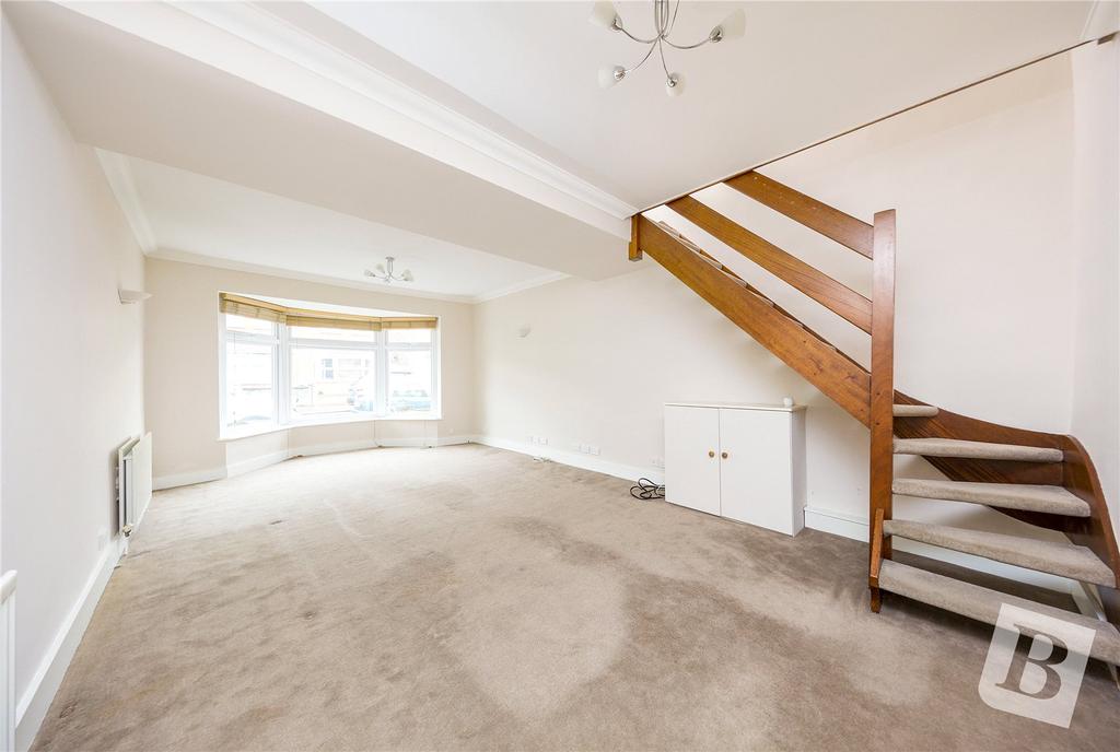 Drummond Road, Romford, RM7 3 bed semidetached house £325,000