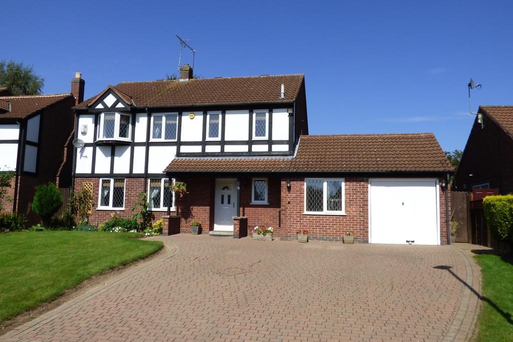 Clipstone Gardens, Oakwood 4 bed detached house £400,000