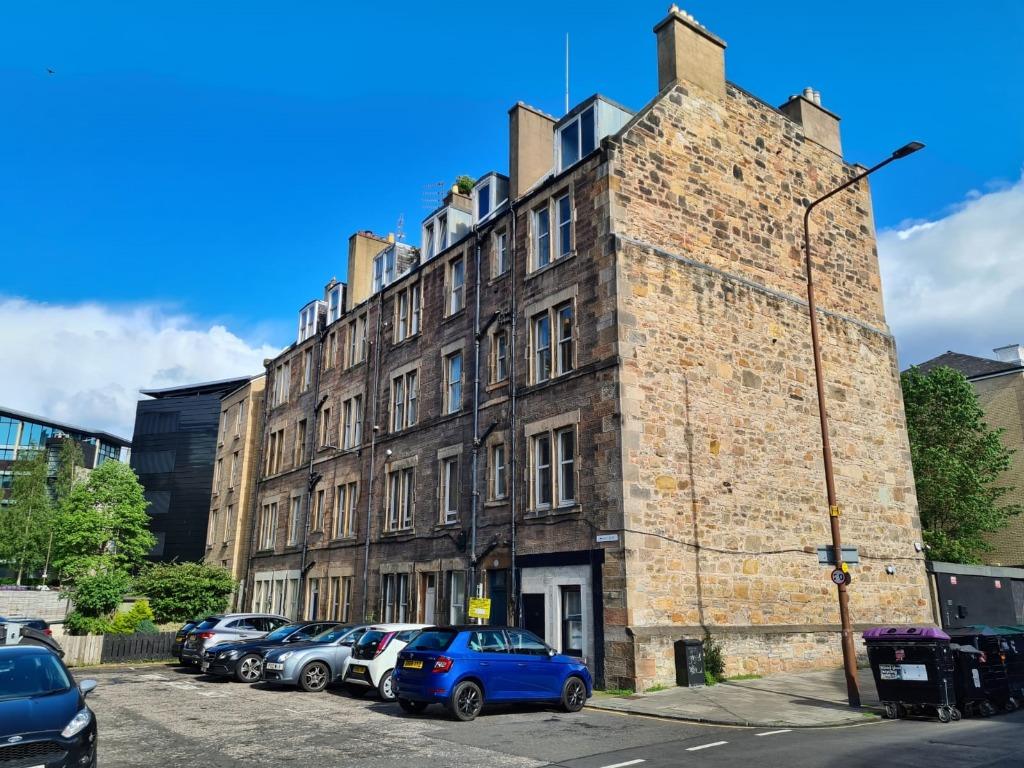 Gardner's Crescent, West End, Edinburgh, EH3 2 bed flat £1,200 pcm (£