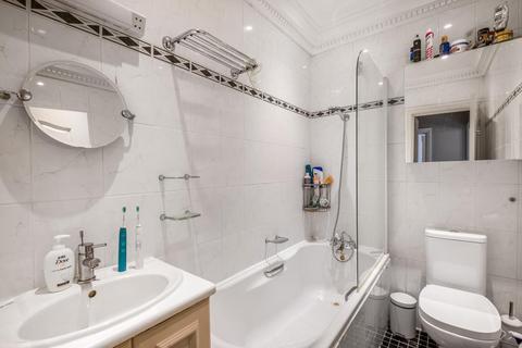 2 bedroom apartment to rent - Archway Road,  Highgate,  N6