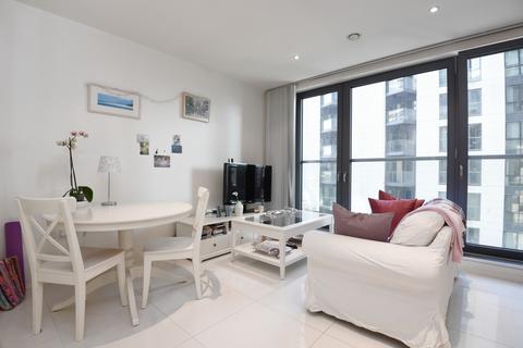 Studio to rent, Baltimore Wharf, E14