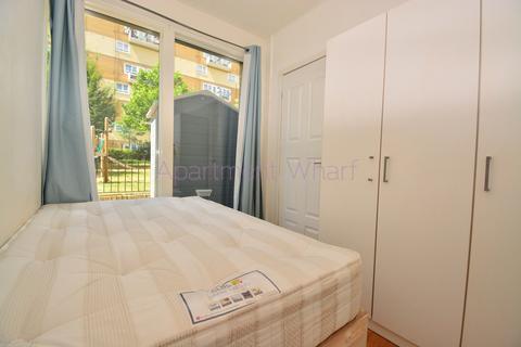 1 bedroom in a flat share to rent - Cambridge Avenue   (Kilburn Park), London, NW6