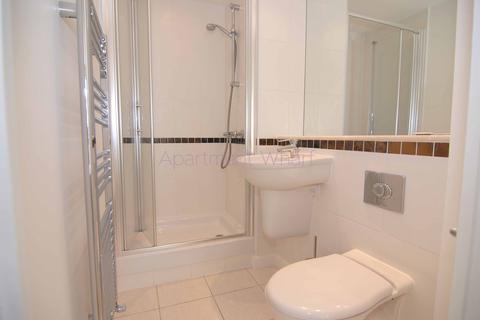 1 bedroom in a flat share to rent - Tequila Wharf  Commercial Road    (Limehouse), London, E14