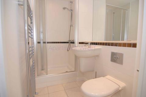 1 bedroom in a flat share to rent, Tequila Wharf  Commercial Road    (Limehouse), London, E14