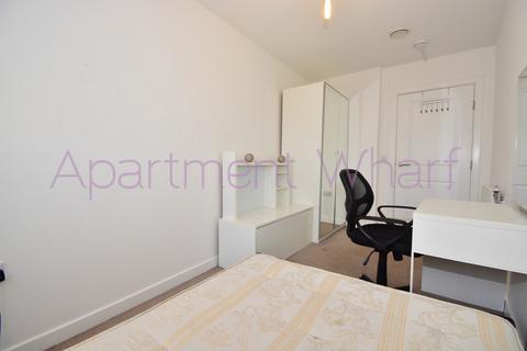 1 bedroom in a flat share to rent, Celestial House, London, E14