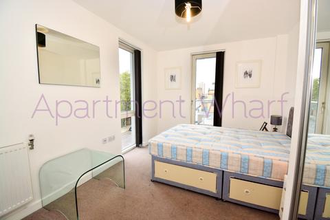 1 bedroom in a flat share to rent, Celestial House  Cordelia Street    (Poplar), London, E14