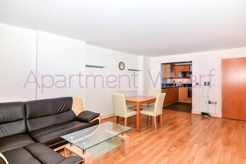 2 bedroom flat to rent, bedroom    Gainsborough House Cassilis Road    (Canary Wharf), London, E14