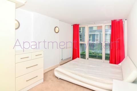 2 bedroom flat to rent, bedroom    Gainsborough House Cassilis Road    (Canary Wharf), London, E14