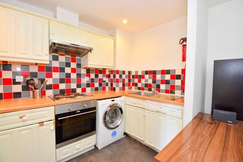 1 bedroom in a flat share to rent, Harbinger Road, London, E14
