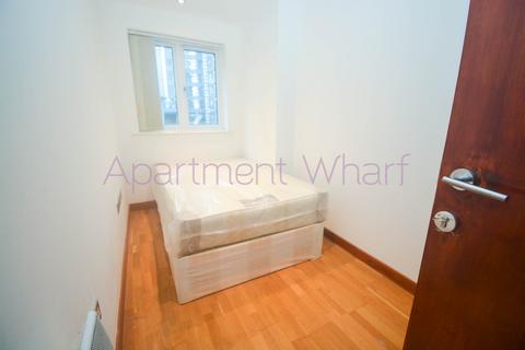 1 bedroom in a flat share to rent, Block Wharf  Cuba street     (Canary Wharf), London, E14