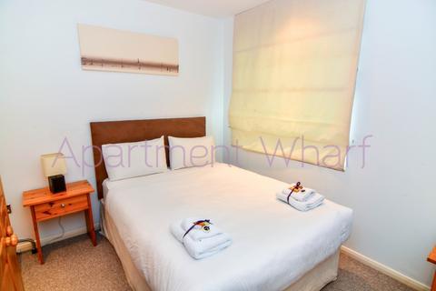 1 bedroom in a flat share to rent - City Tower    City tower  Limeharbour    (Canary Wharf), London, E14