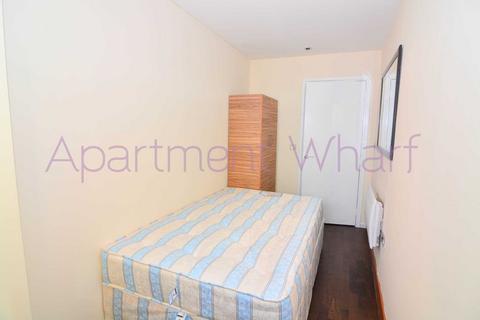 1 bedroom in a flat share to rent, Block Wharf  Cuba street    (Canary Wharf), London, E14