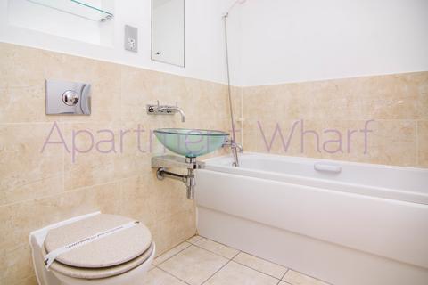 1 bedroom in a flat share to rent, Block Wharf  Cuba street    (Canary Wharf), London, E14