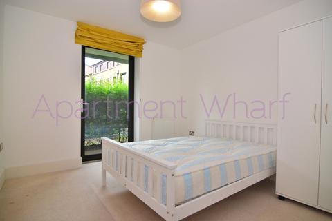 1 bedroom in a flat share to rent - Newton Court  Axio Way    (Bow road), London, E3