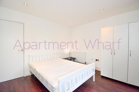 1 bedroom in a flat share to rent, Newton Court  Axio Way    (Bow road), London, E3