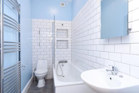 2 bedroom apartment to rent, Constantine Road,  Hampstead, ,  NW3