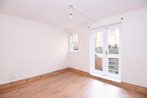 2 bedroom apartment to rent, Constantine Road,  Hampstead, ,  NW3