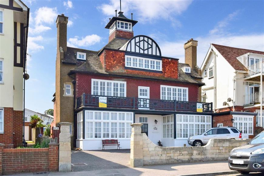 Sea Road, WestgateOnSea, Kent 2 bed flat for sale £300,000