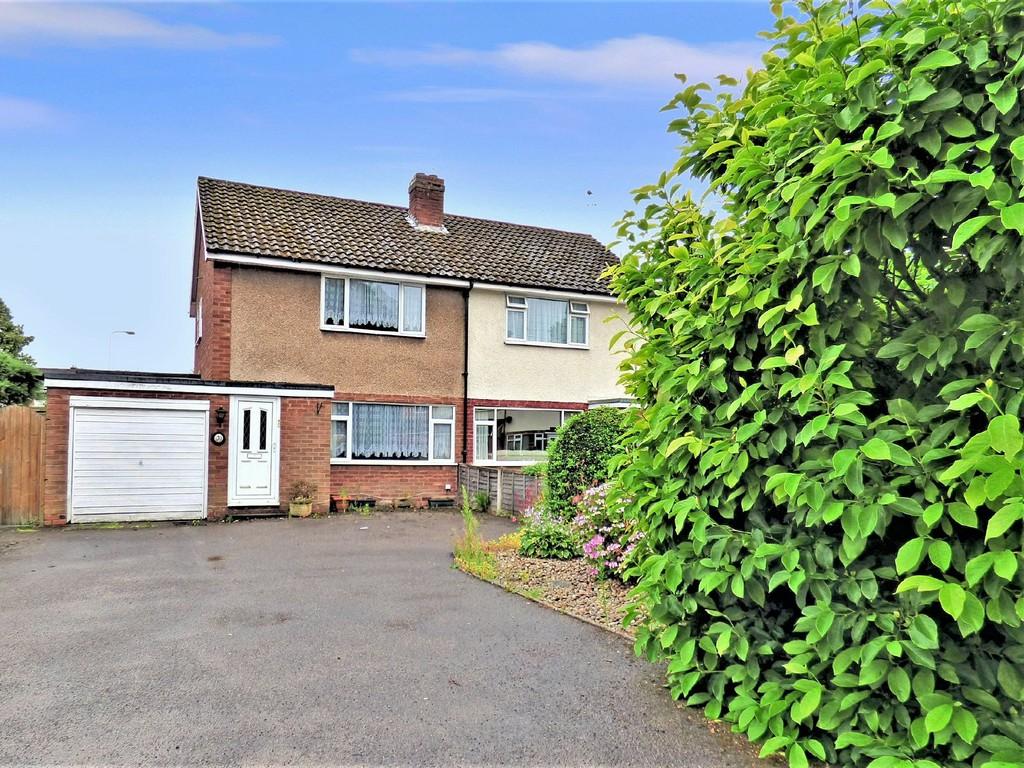 St Johns Close, Lichfield 2 bed semidetached house £275,000