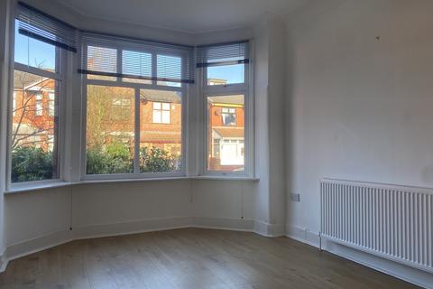 3 bedroom semi-detached house to rent, College Drive, Whalley Range