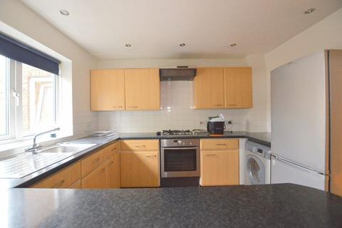 2 bedroom apartment to rent - The Avenue, Hatch End