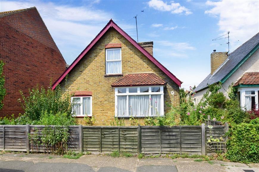 Warwick Road, Whitstable, Kent 3 bed bungalow £290,000