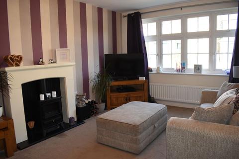 24 Garside Drive, Halifax, HX2 8AN