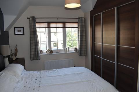 24 Garside Drive, Halifax, HX2 8AN