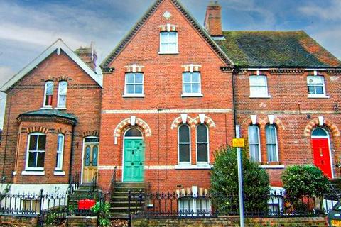 2 bedroom apartment to rent, Greenstead Road, Colchester, Essex, CO1