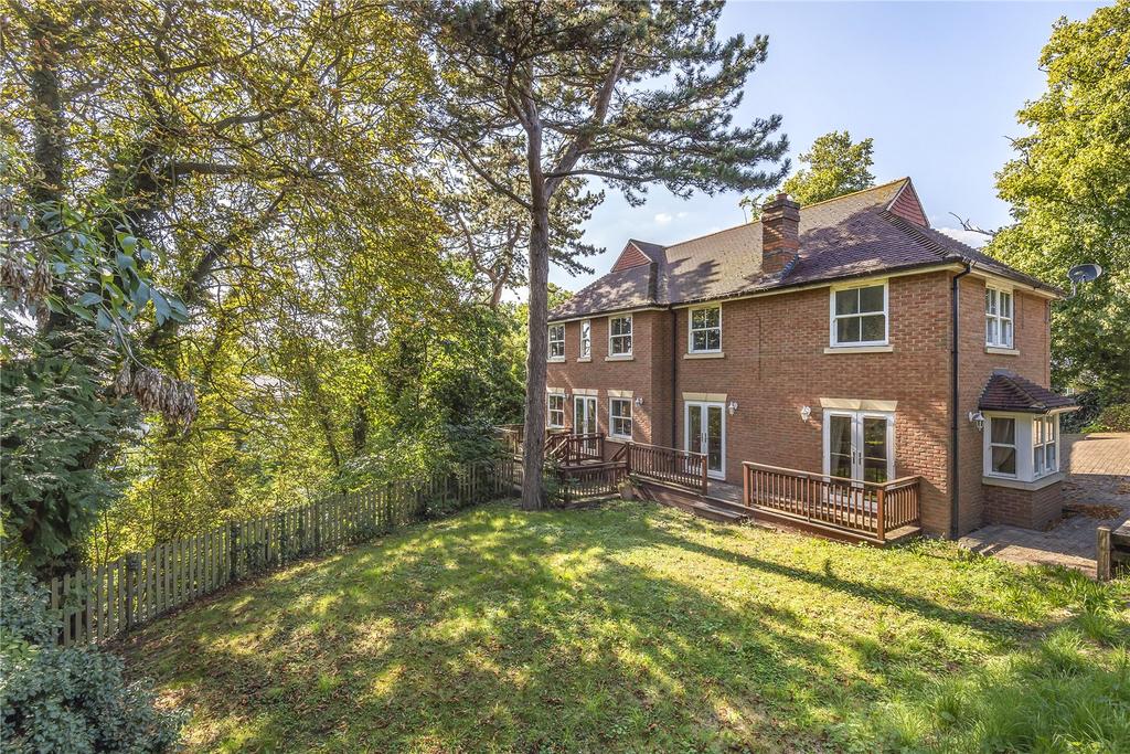 Arbour Lane, Chelmsford, Essex, CM1 5 bed detached house £900,000