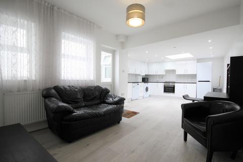 2 bedroom flat to rent, Malden Road, Chalk Farm, NW5