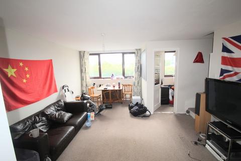2 bedroom flat to rent, Marsh Road, Cowley