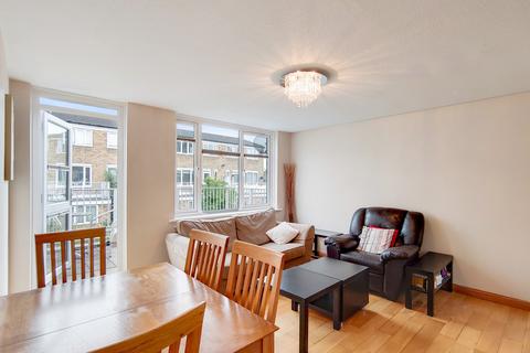 3 bedroom apartment to rent, Lucey Way, Bermondsey