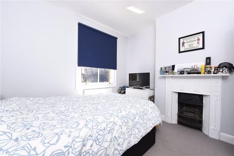 3 bedroom apartment to rent - Hotham Road, London, SW15