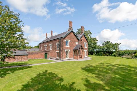 7 bedroom farm house for sale - Crumleigh Heath Farm, Cogshall Lane, Little Leigh, Cheshire, CW8 4RL