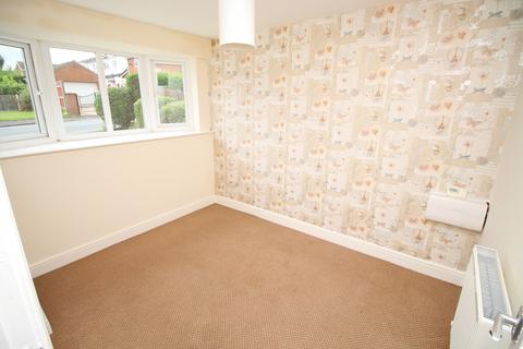 3 bedroom detached bungalow to rent, Broom Close, Rotherham S63