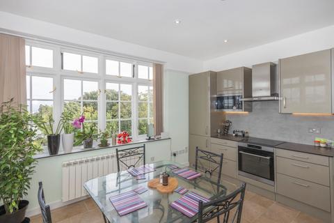 3 bedroom apartment to rent, Queens Road, St Peter Port, Guernsey