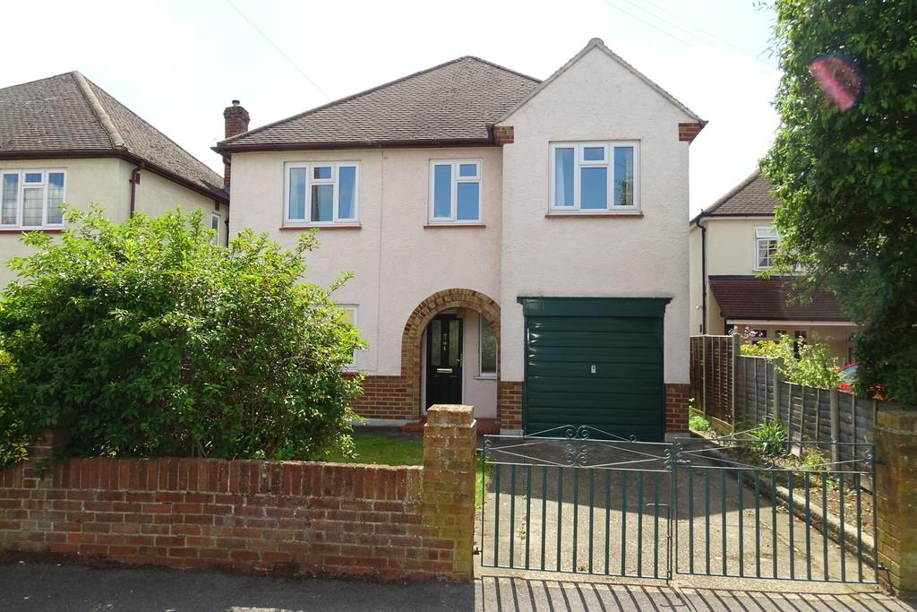 Fontmell Park, Ashford, TW15 4 bed detached house £575,000