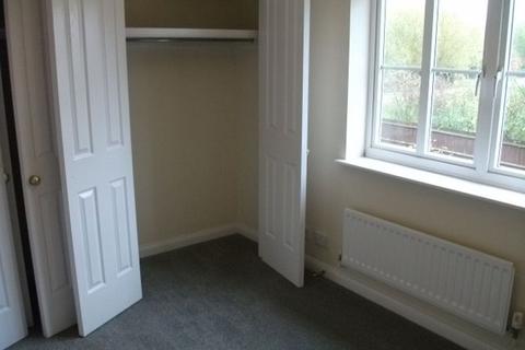 2 bedroom terraced house to rent, Two Bed House with Garage