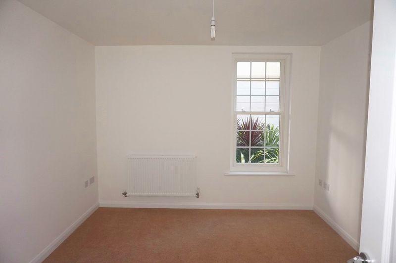 Lobleys Drive, Gloucester 1 bed apartment to rent £800 pcm (£185 pw)