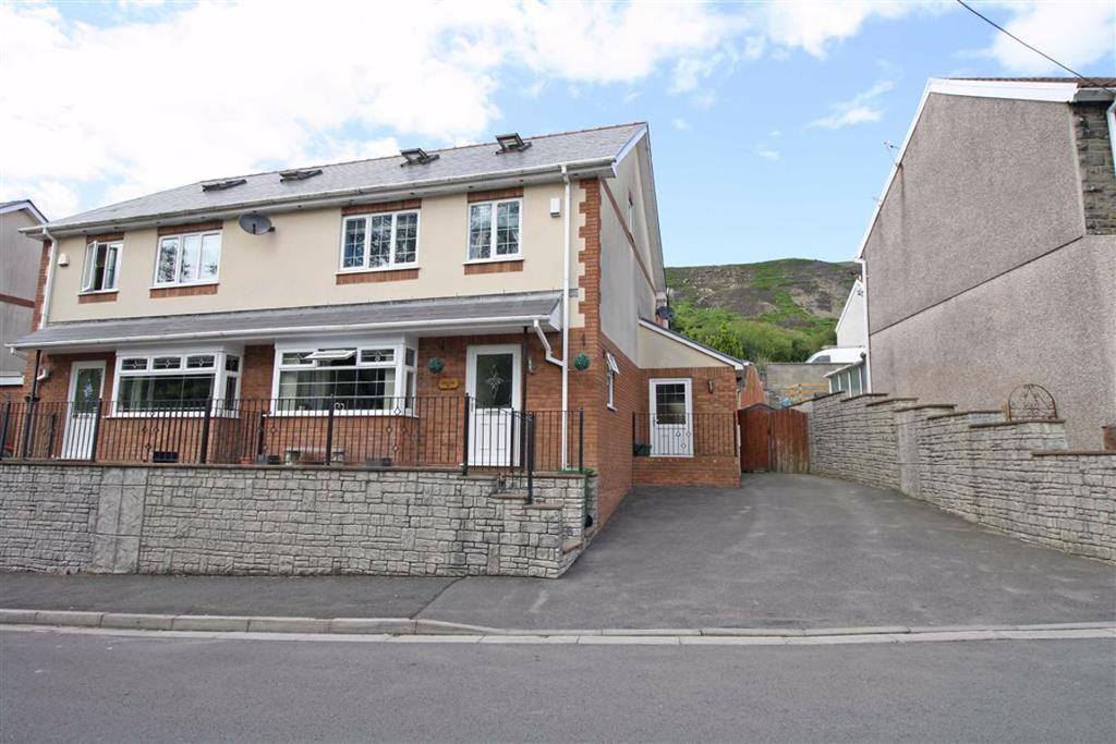 Glanaman Road, Cwmaman, Aberdare, Mid 4 bed semidetached