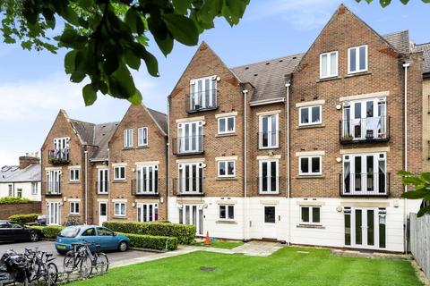 2 bedroom apartment to rent, Standon Court,  New High Street,  OX3